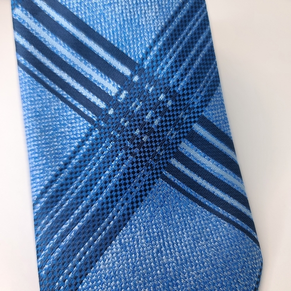 J.Ferrar Blue Stripe Tie. Extra Long. - Picture 5 of 6